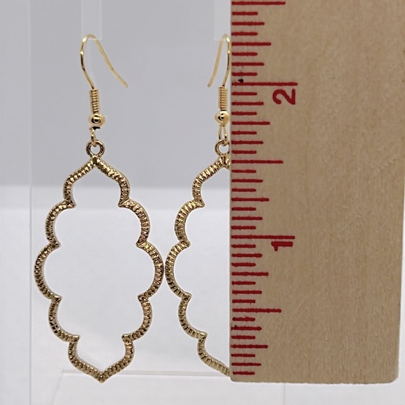 Elegant Irregular Geometric Drop Earrings, Hollow Design, Chic Cute Style - Picture 3 of 3